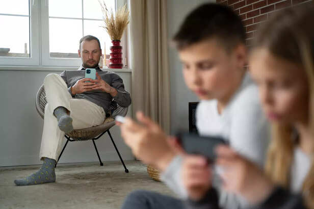 Parenting in the Age of Screens and Smartphones