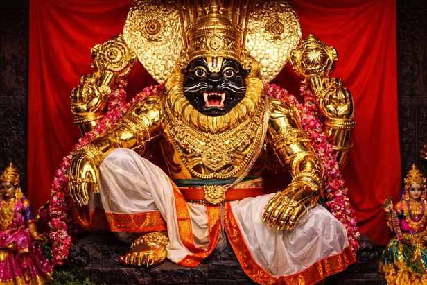 Entrance of Thanjai Mamani Kovil