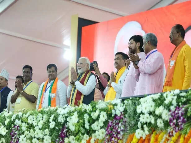 "People looking at BJP with immense hope in West Bengal": PM Modi