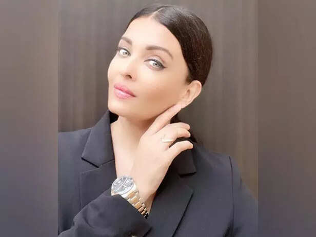 Aishwarya Rai Bachchan at Cannes red carpet