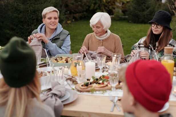 Keep Your Phone Away During Meals