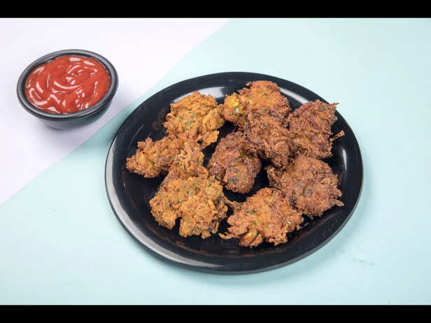 Crispy Onion Pakoras