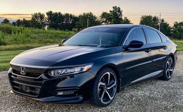 2003–2007 Honda Accord 2.4 parked outdoors