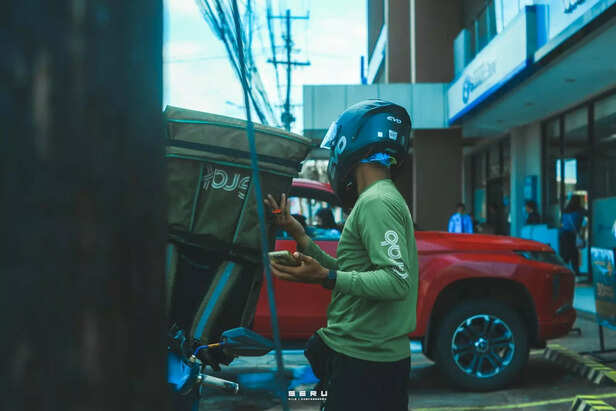 side hustling
