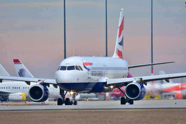 “Smart Traveler’s Guide to Cheap Flights in 2025”