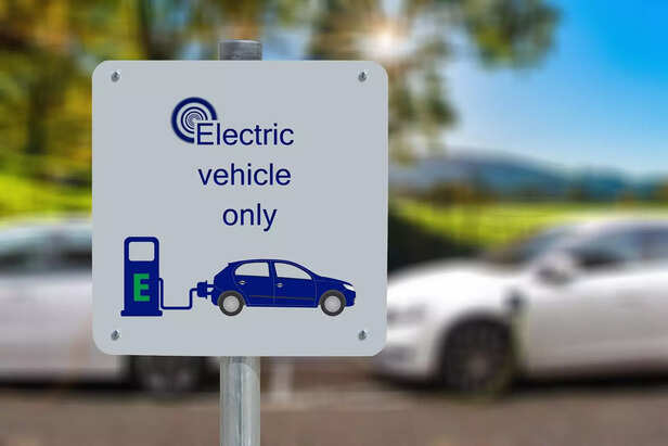 Ev