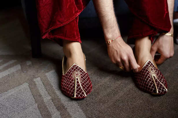 Kolhapuri chappals with t