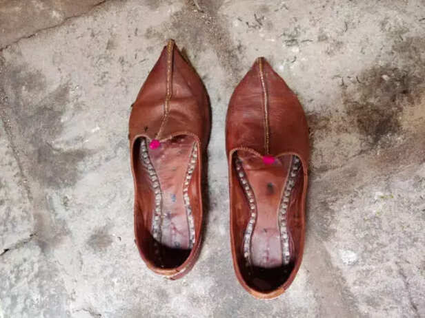 Kolhapuri chappals