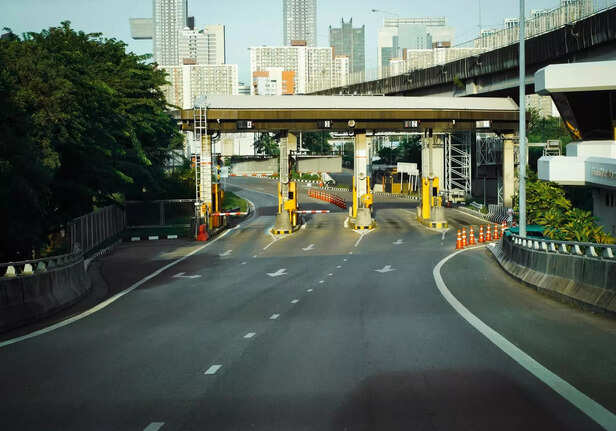A toll plaza with clearly