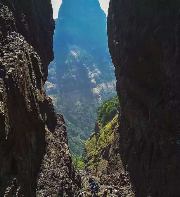 Harishchandragad via Nali