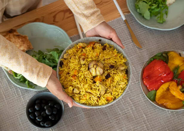 Veg pulao in a clay bowl