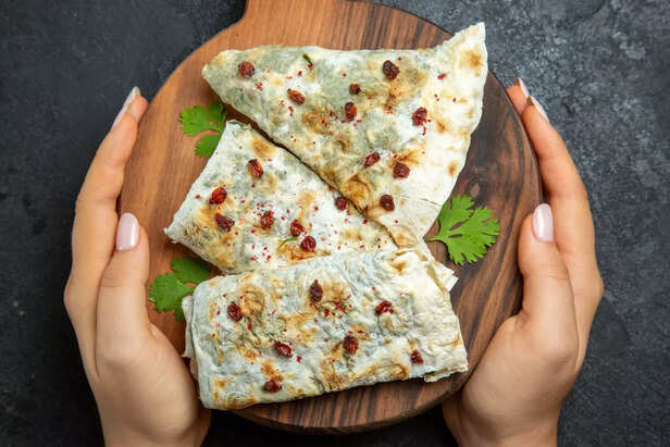 Veggie Cheese Paratha Poc