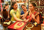 Dhanteras Gold Rush: Prices Drop Sharply, Creating a 'Golden' Buying Opportunity